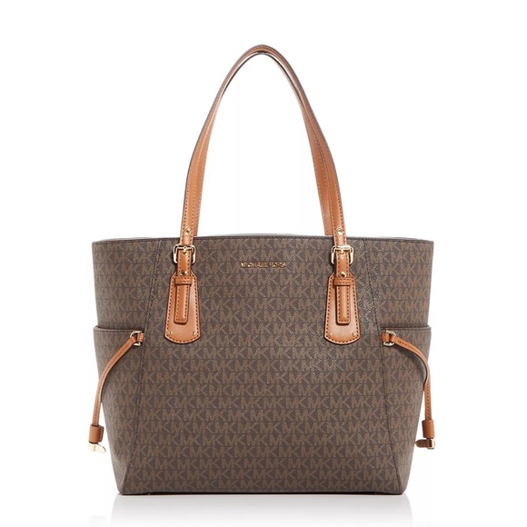 Michael Kors Handbags - MICHAEL KORS
Signature Voyager East West Tote